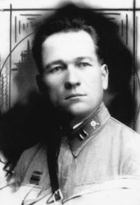 Комиссар штрафного батальона Донского фронта батальонный  комиссар Павел Ларенок. Январь.1943 год.